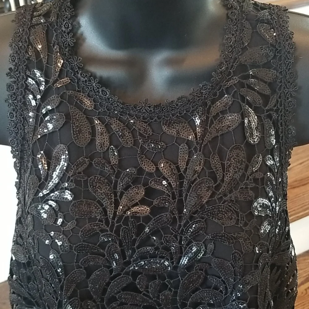 Elegant Crochet Trim Sequin Top